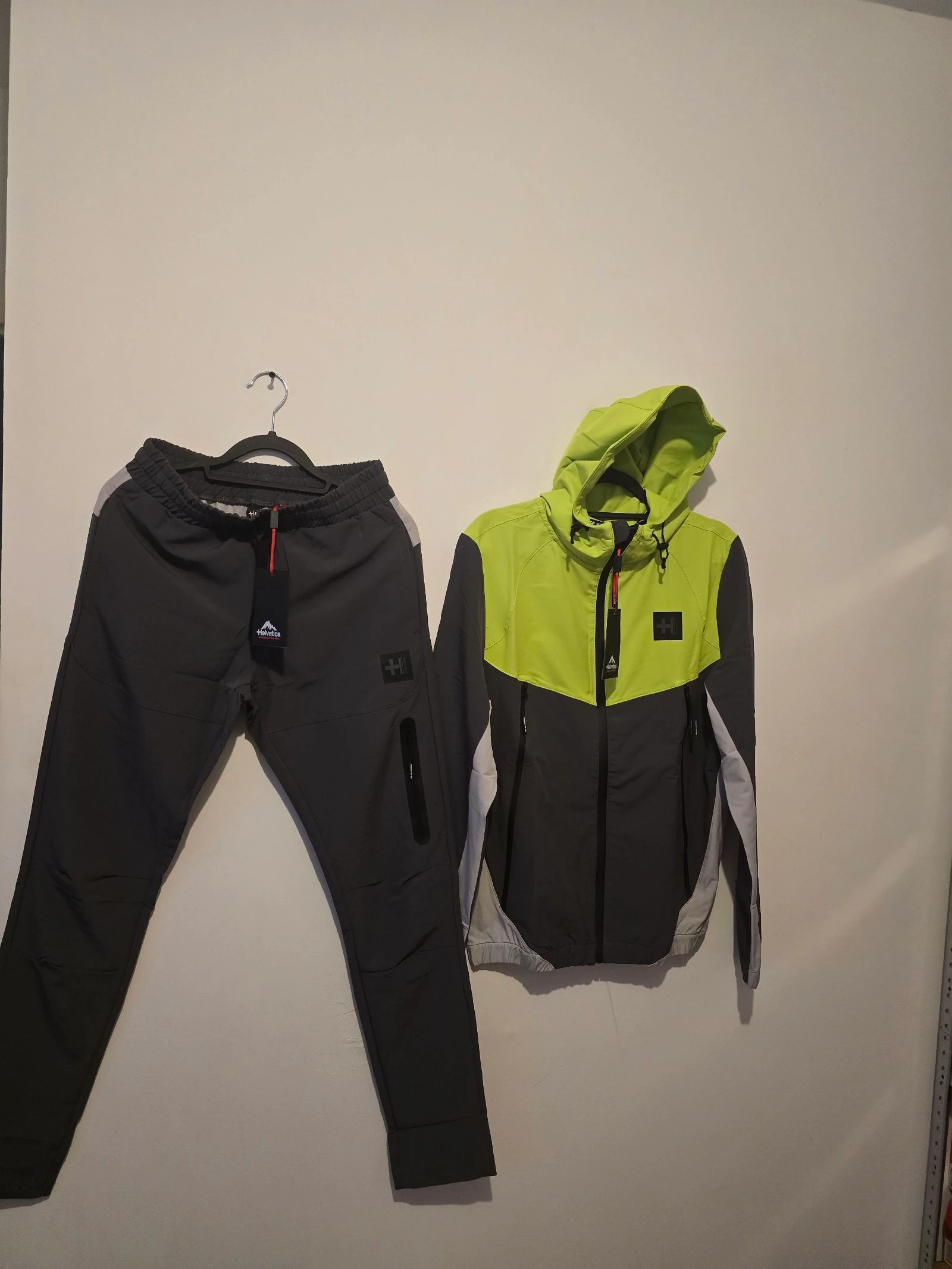 Ensemble survêtement helvetica modèle stanford taille XS